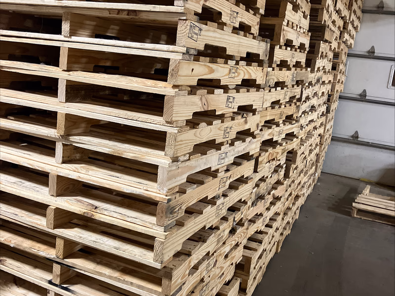 Edinburg, Texas - Grade A Premium 48x40 Wood Pallets
