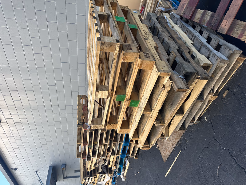 Oceanside, California - Grade A Premium 48x40 Wood Pallets