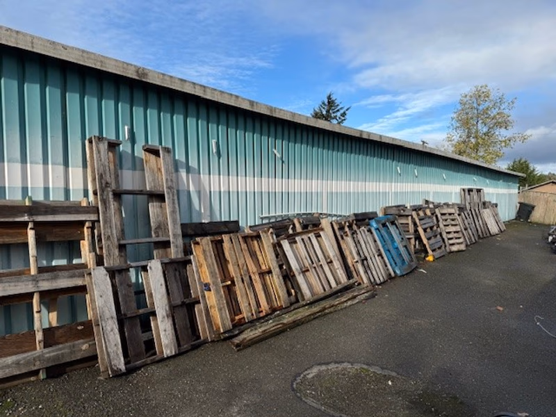 Palmdale, California - Grade A Premium 48x40 Wood Pallets