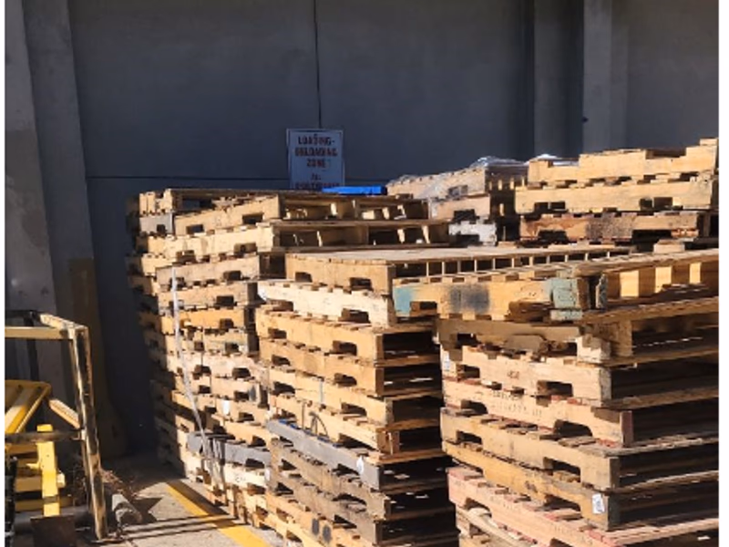 Hayward, California - Grade A Premium 48x40 Wood Pallets