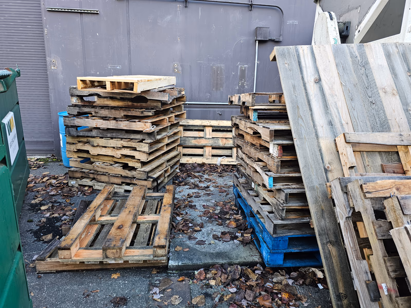 Hampton, Virginia - Grade B Standard Wood Pallets
