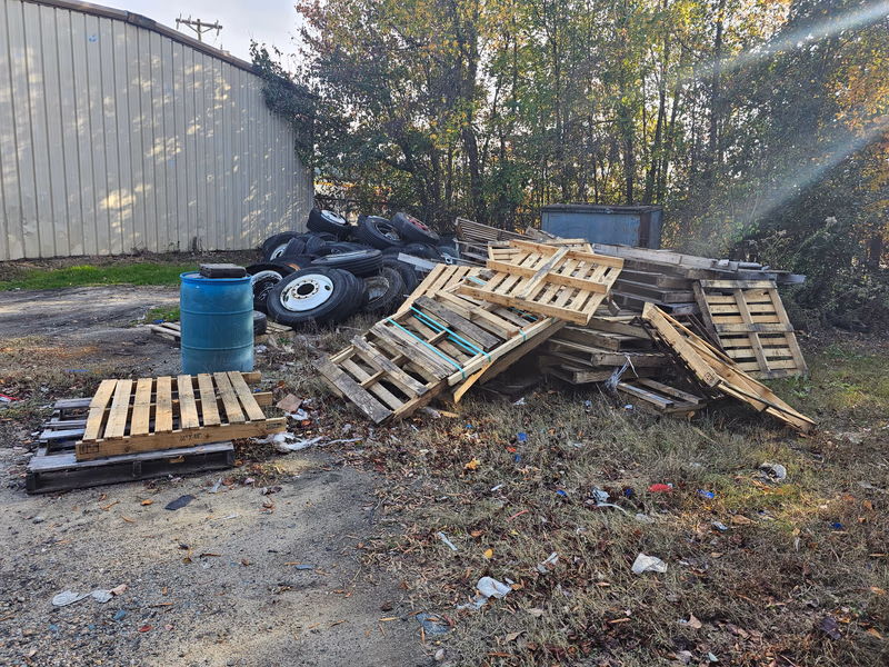 Visalia, California - Grade C Economy Wood Pallets