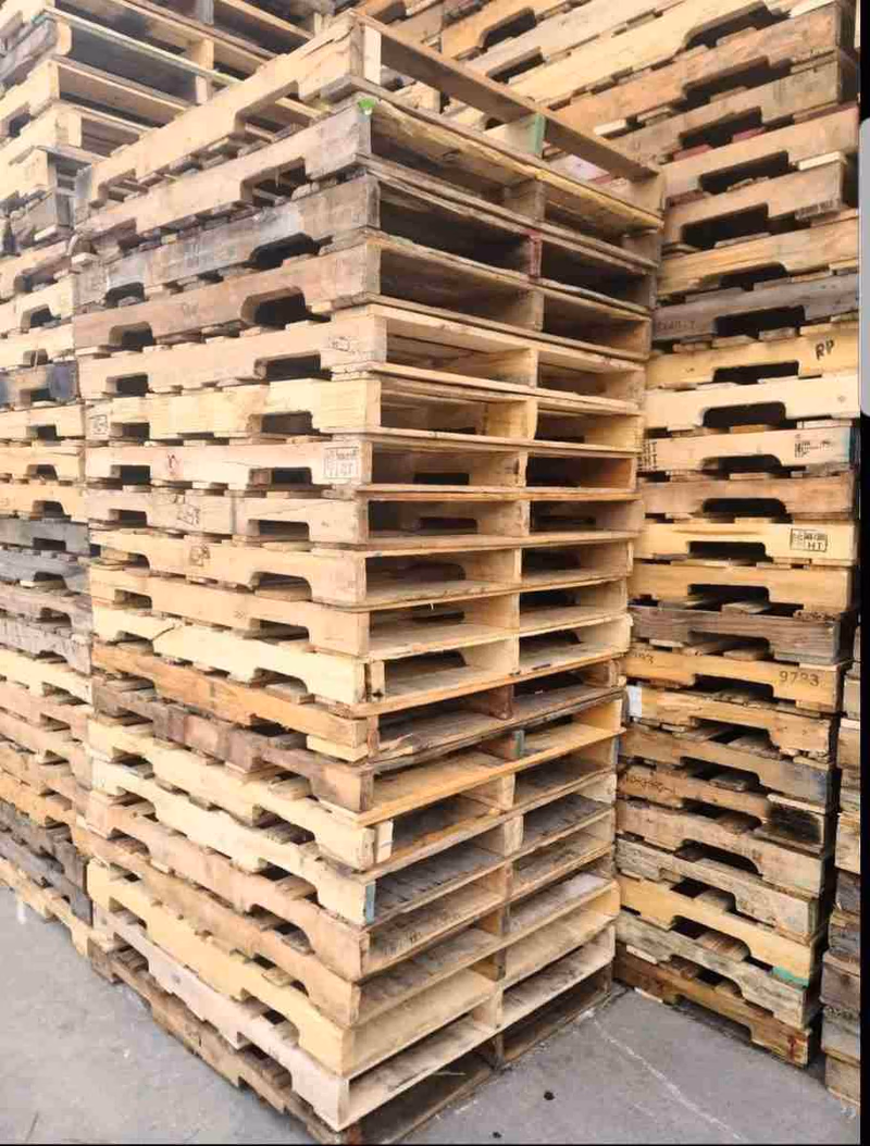 Torrance, California - Grade A Premium 48x40 Wood Pallets