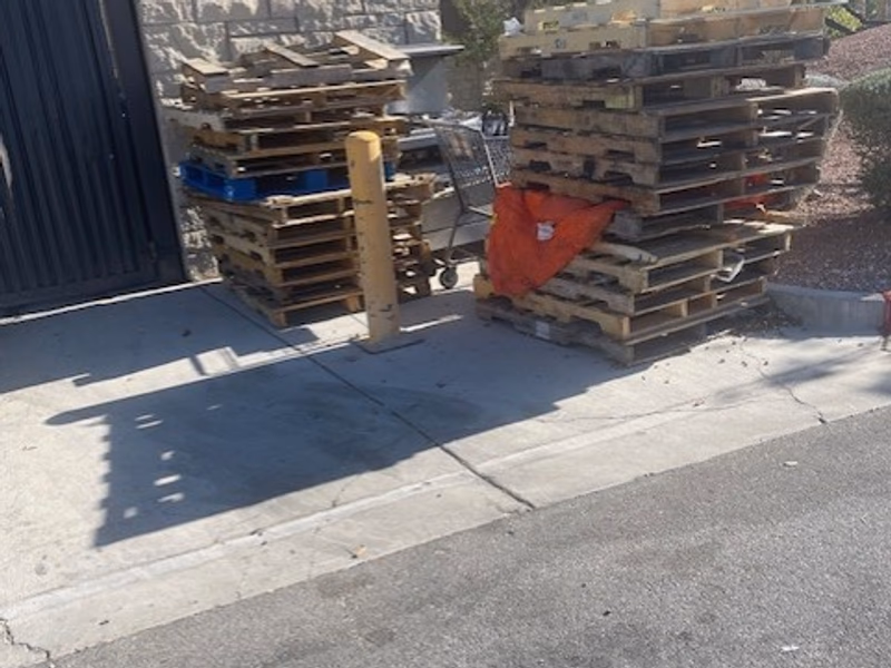 Orange, California - Grade B Standard Wood Pallets