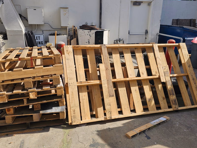 Kent, Washington - Grade A Premium 48x40 Wood Pallets