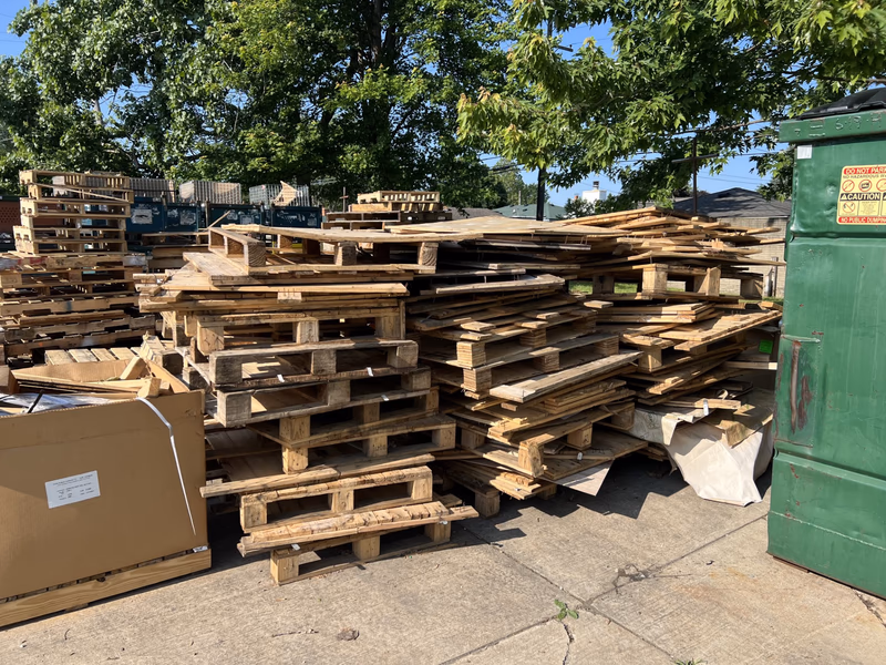 Renton, Washington - Grade B Standard Wood Pallets