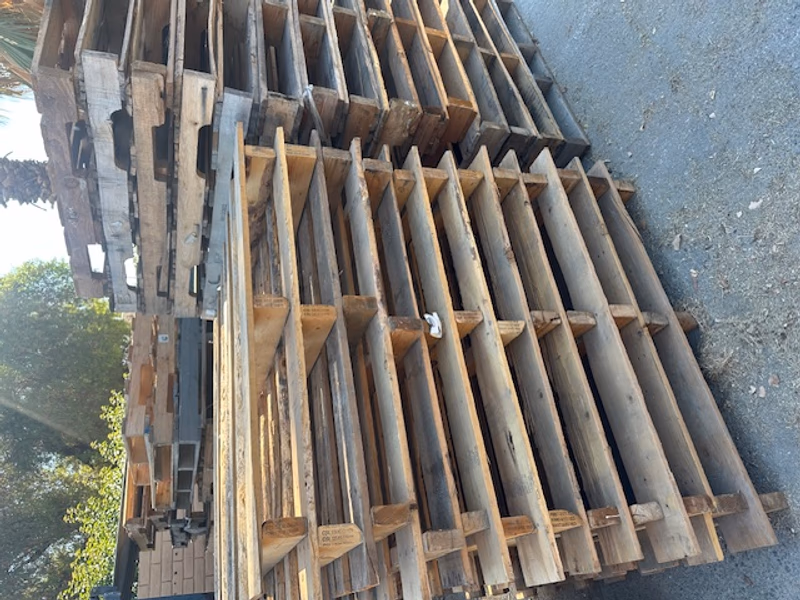 Carlsbad, California - Grade C Economy Wood Pallets