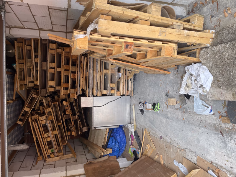 Costa Mesa, California - Grade B Standard Wood Pallets