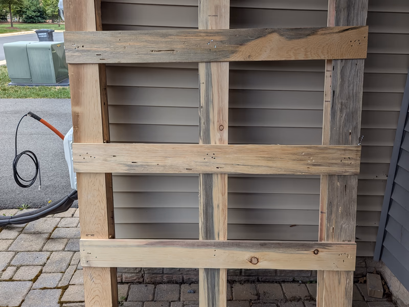 Rialto, California - Grade C Economy Wood Pallets