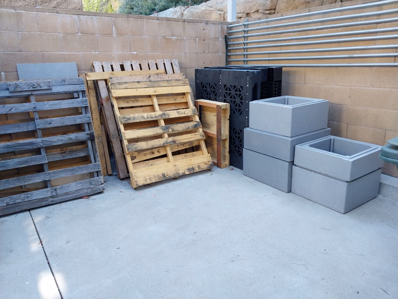 Burbank, California - Grade A Premium 48x40 Wood Pallets
