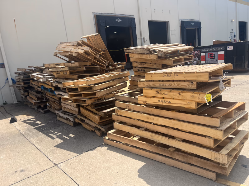 Burbank, California - Pallet Cores for Recycling