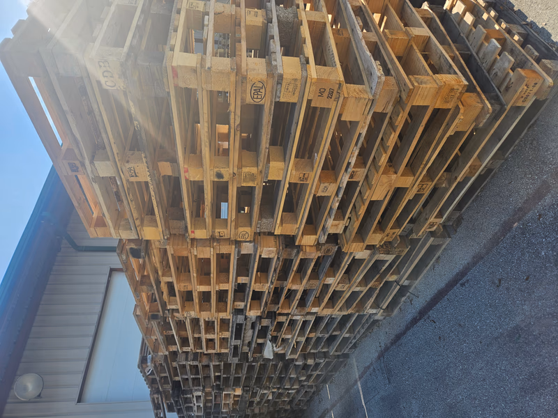 Inglewood, California - Grade C Economy Wood Pallets