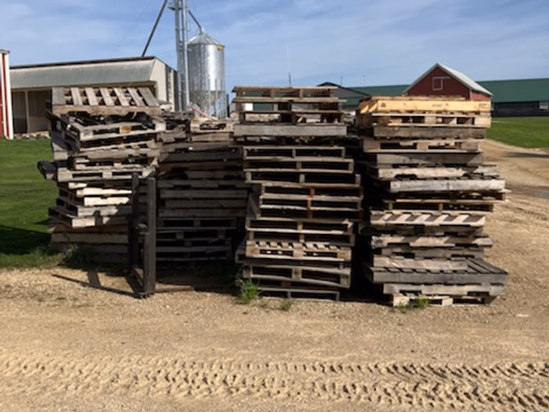 Tracy, California - Grade C Economy Wood Pallets