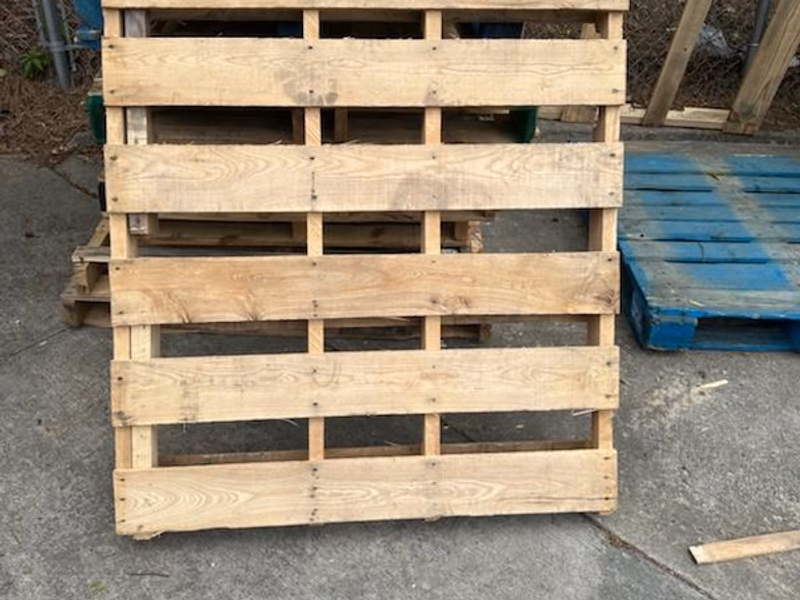 Thornton, Colorado - Grade A Premium 48x40 Wood Pallets