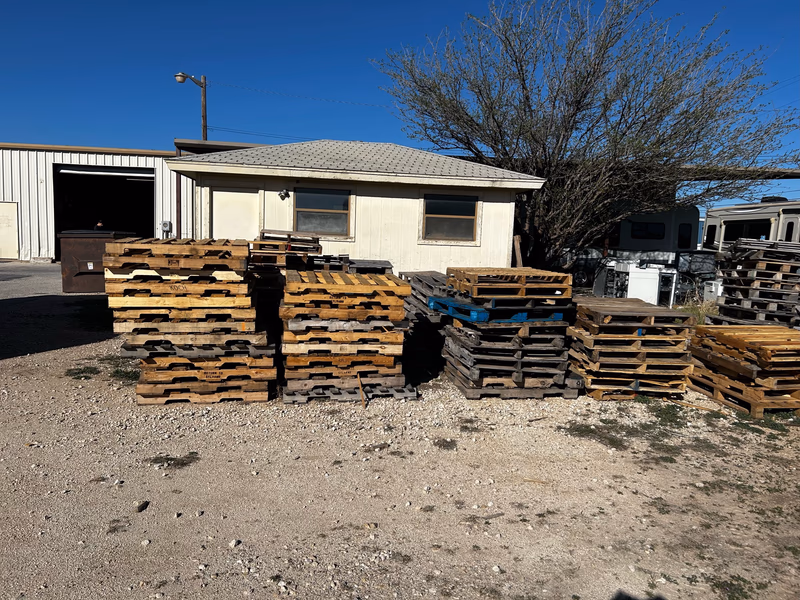 Boulder, Colorado - Grade C Economy Wood Pallets