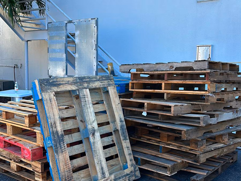Hollywood, Florida - Grade C Economy Wood Pallets