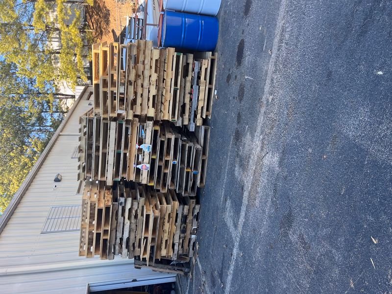 Gainesville, Florida - Grade C Economy Wood Pallets