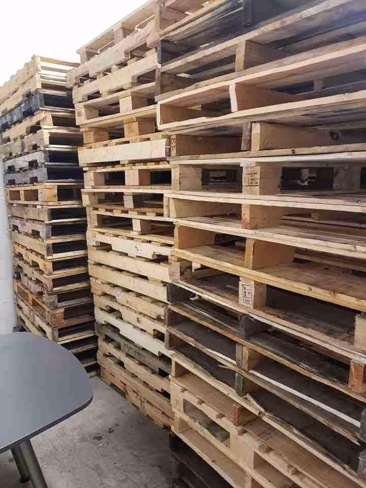 Palm Coast, Florida - Grade A Premium 48x40 Wood Pallets