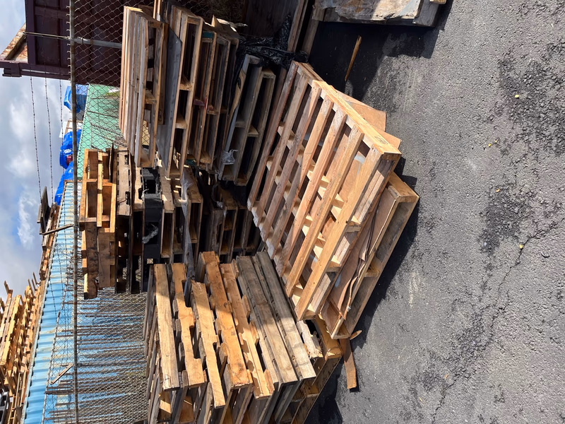 Plantation, Florida - Grade A Premium 48x40 Wood Pallets