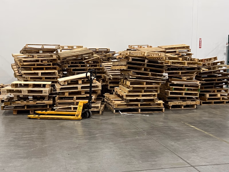 Springfield, Illinois - Grade C Economy Wood Pallets