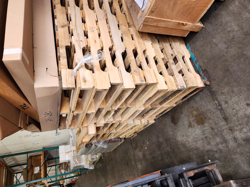 Dearborn, Michigan - Grade B Standard Wood Pallets