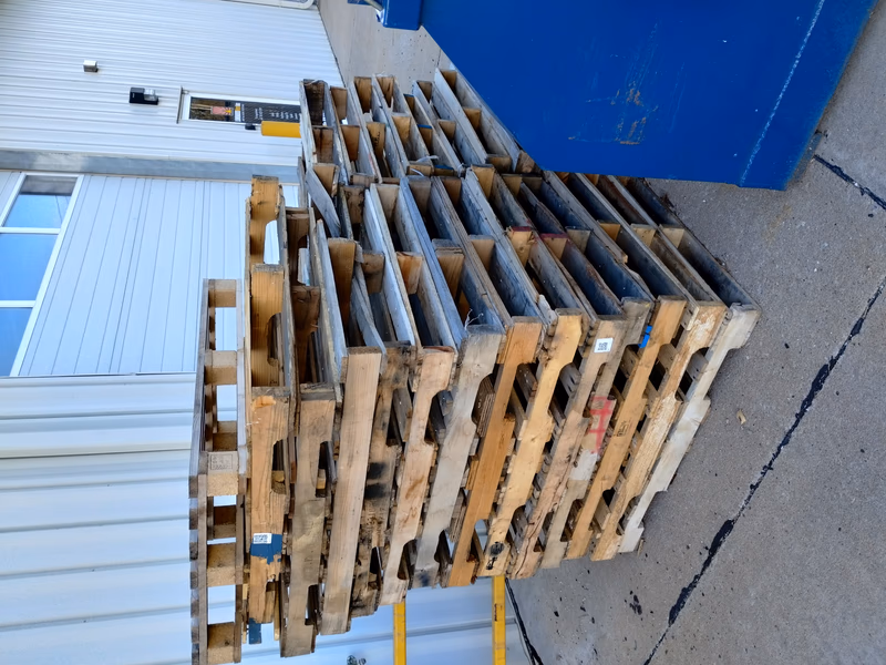 Dearborn, Michigan - Grade C Economy Wood Pallets
