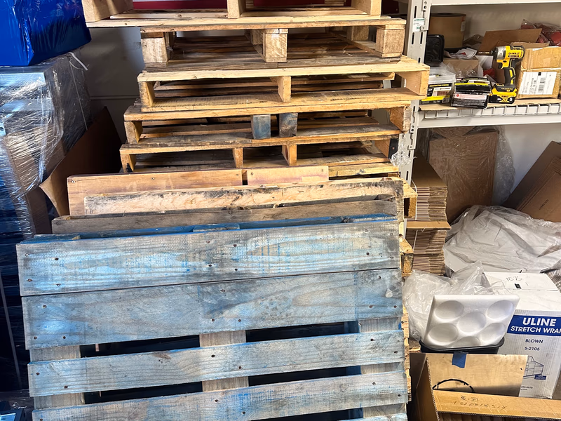 Independence, Missouri - Grade C Economy Wood Pallets