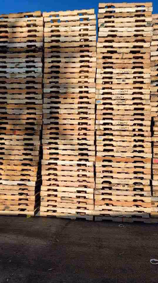 Broken Arrow, Oklahoma - Grade A Premium 48x40 Wood Pallets