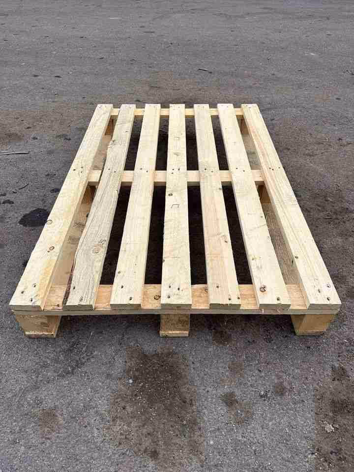 Denton, Texas - Grade A Premium 48x40 Wood Pallets