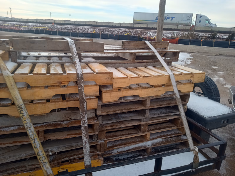 Brownsville, Texas - Grade B Standard Wood Pallets