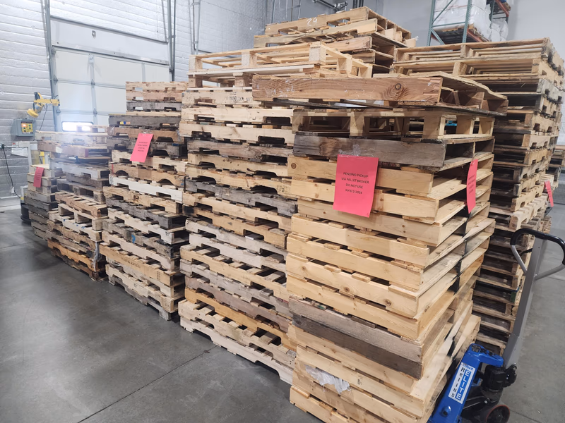 Davie, Florida - Grade A Premium 48x40 Wood Pallets