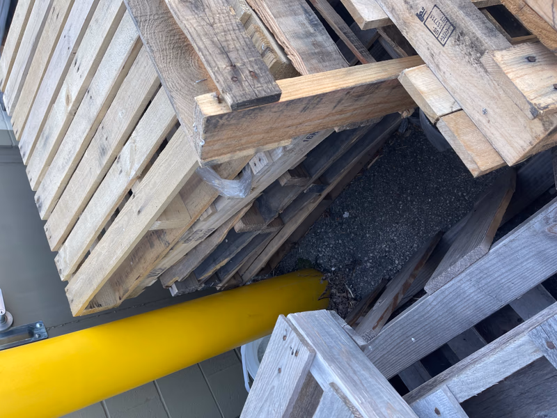 Hesperia, California - Grade A Premium 48x40 Wood Pallets