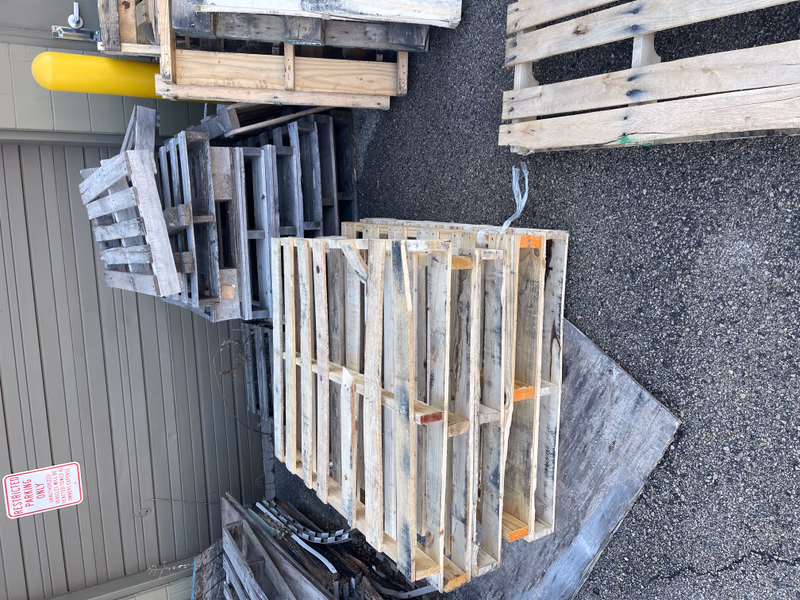 Lakewood, New Jersey - Grade C Economy Wood Pallets
