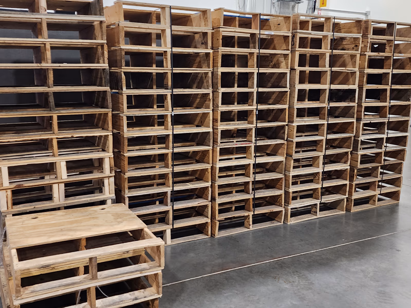 Rancho Cucamonga, California - Grade A Premium 48x40 Wood Pallets